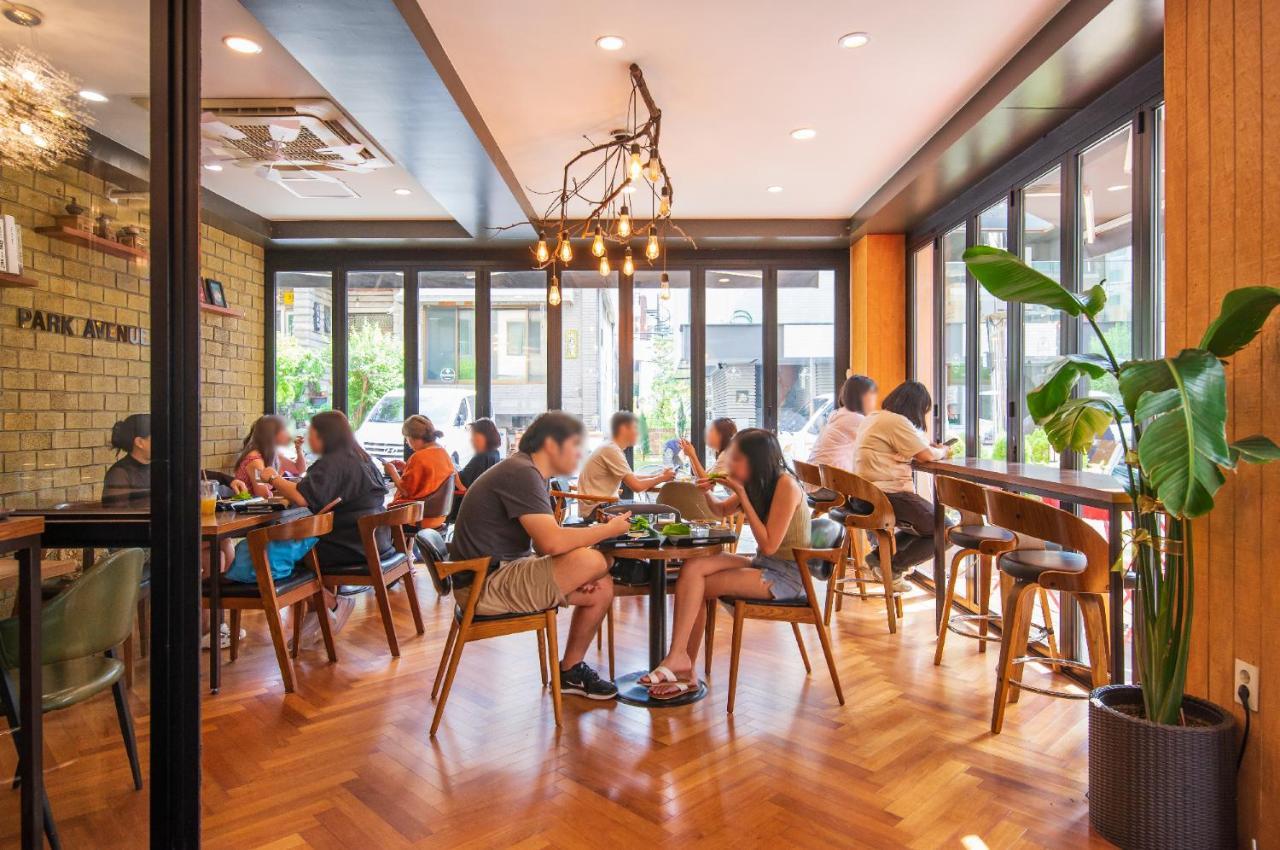 Parkavenue Guesthouse Seoul Bagian luar foto