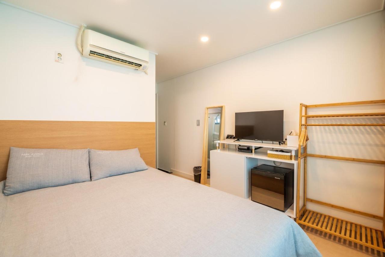 Parkavenue Guesthouse Seoul Bagian luar foto